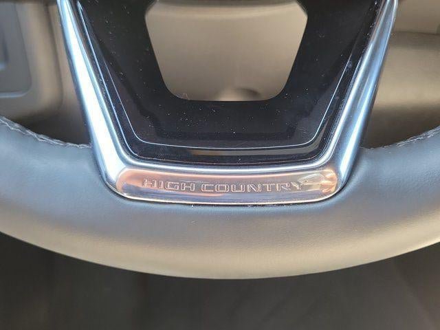 Used 2025 Chevrolet Suburban High Country AWD/4WD image 25