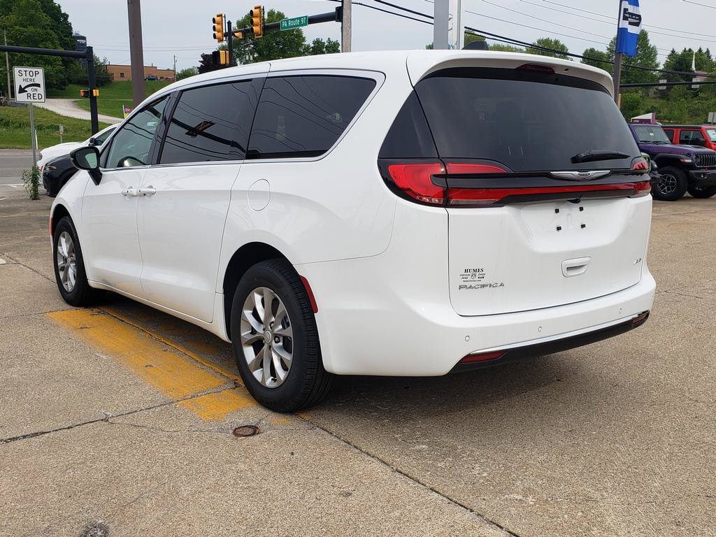New 2026 Chrysler Pacifica Select AWD/4WD image 6