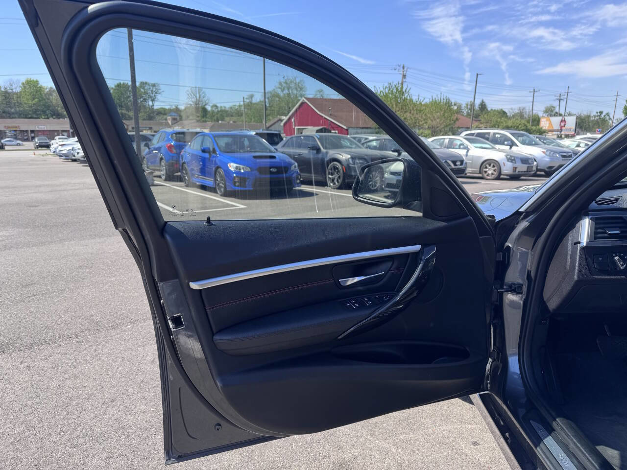 Used 2017 BMW 328d xDrive Sedan w/ Premium Package image 9