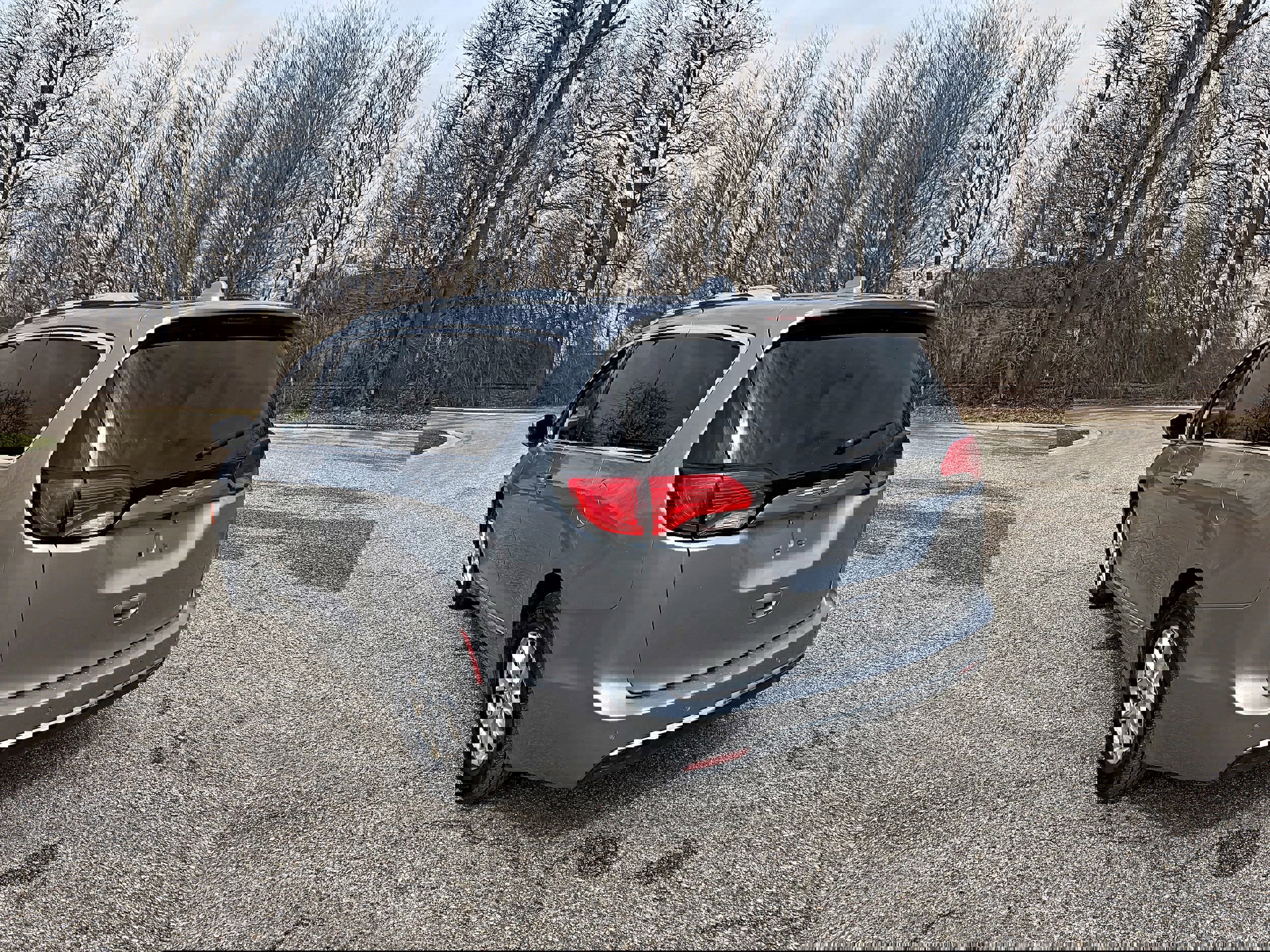 Used 2020 Chrysler Pacifica Touring-L image 7