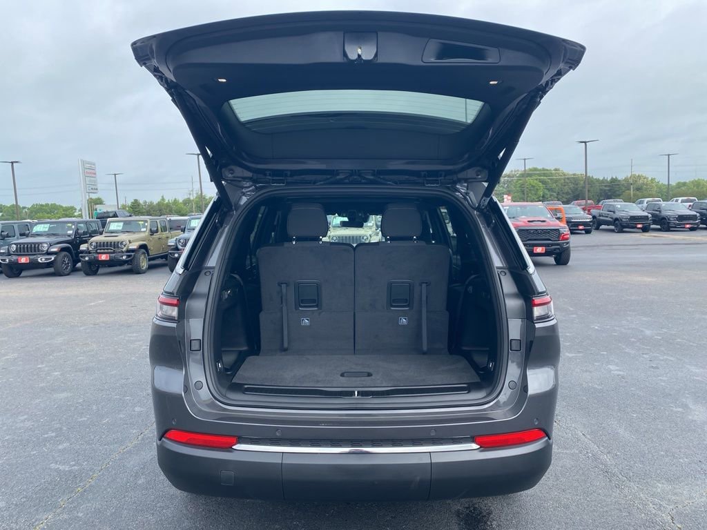 New 2026 Jeep Grand Cherokee L Laredo RWD image 44