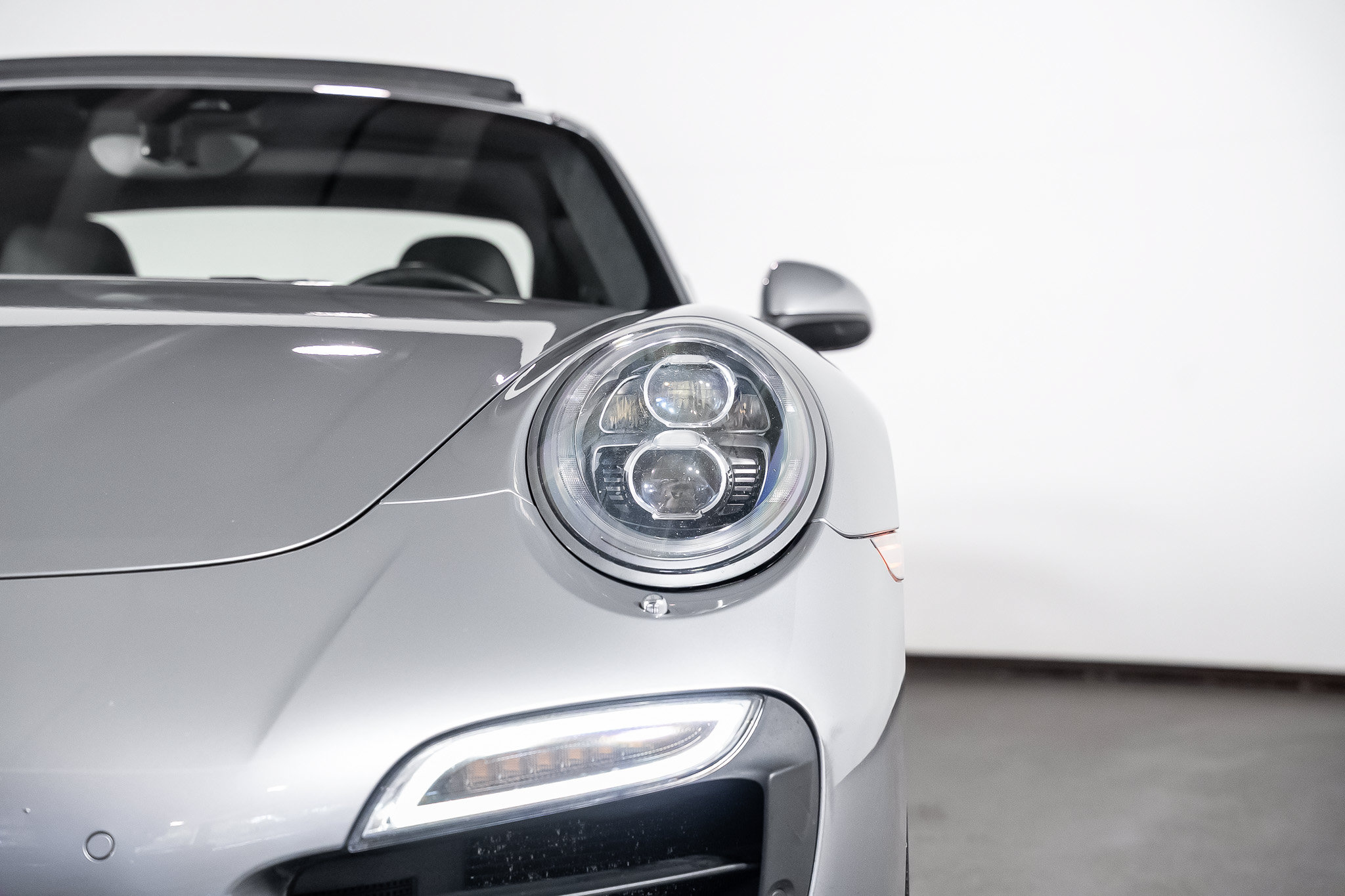 Used 2014 Porsche 911 Turbo S AWD/4WD image 5