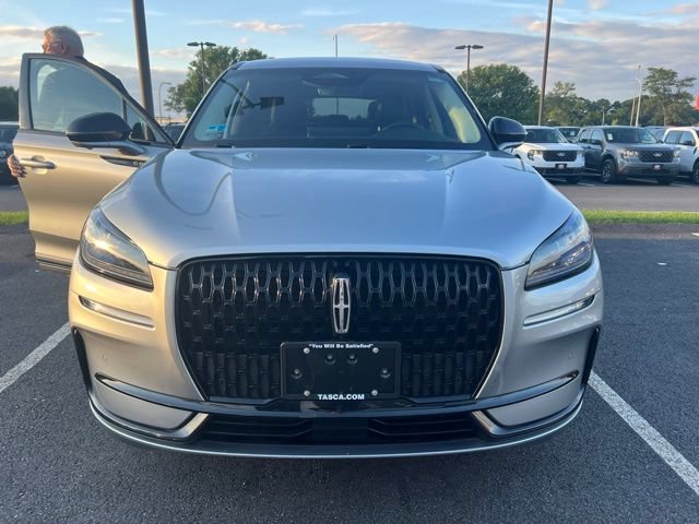 Used 2023 Lincoln Corsair AWD w/ Equipment Group 101A image 2