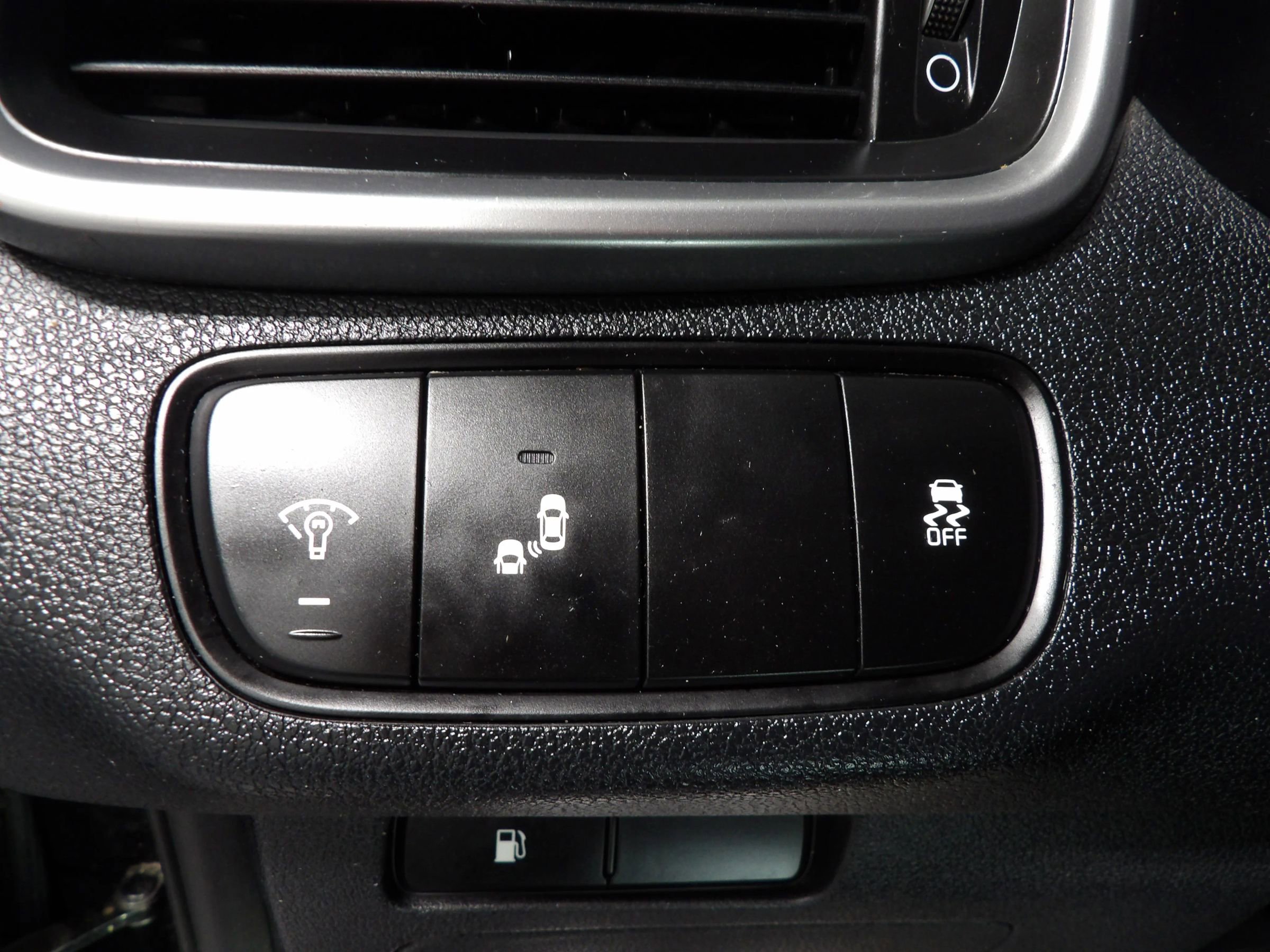 Used 2019 Kia Sorento LX image 20