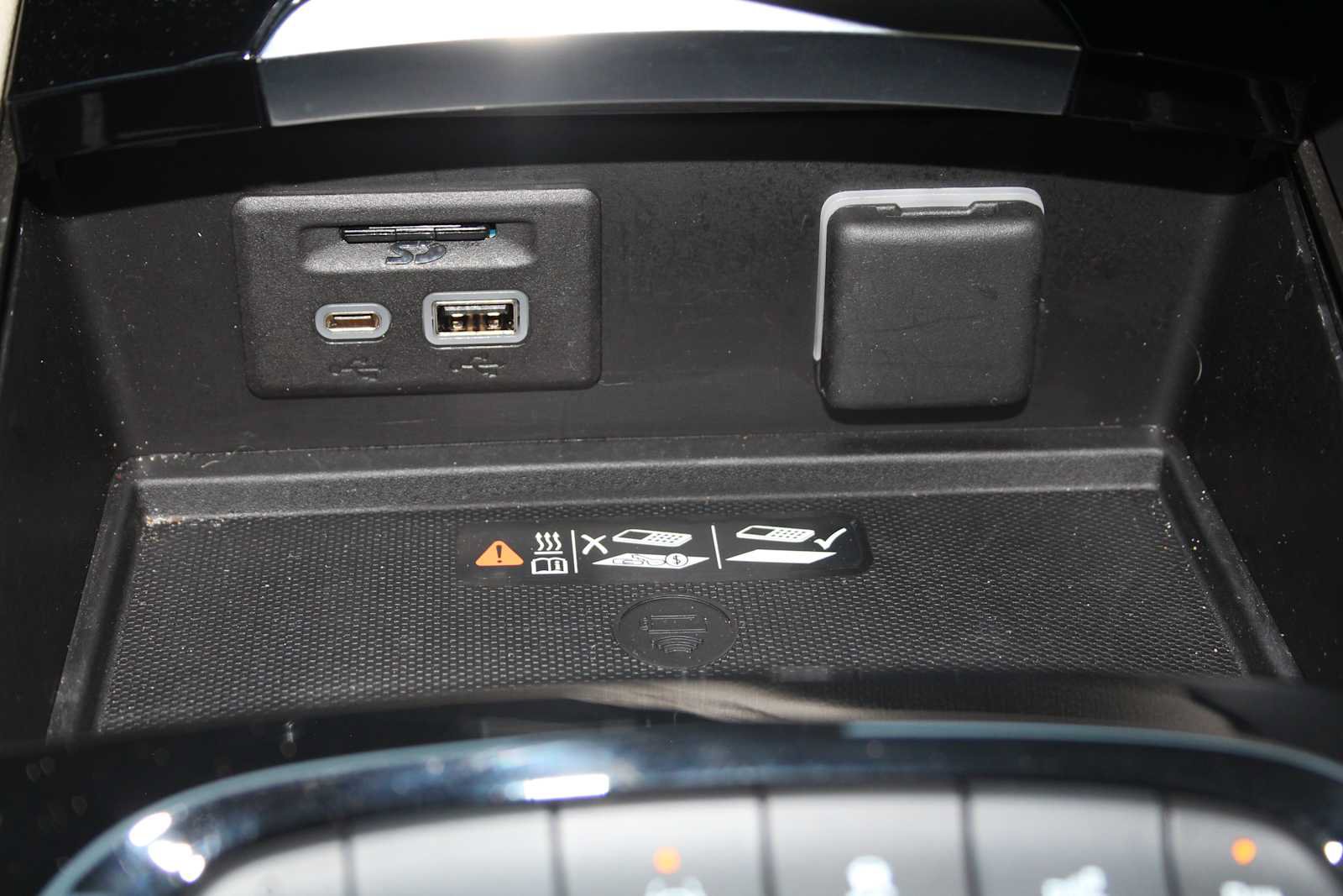 Used 2023 Buick Envision Avenir FWD image 39