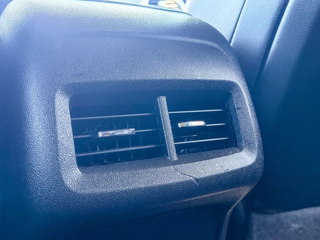 Used 2020 Chevrolet Equinox LT w/ Sport Edition FWD image 23