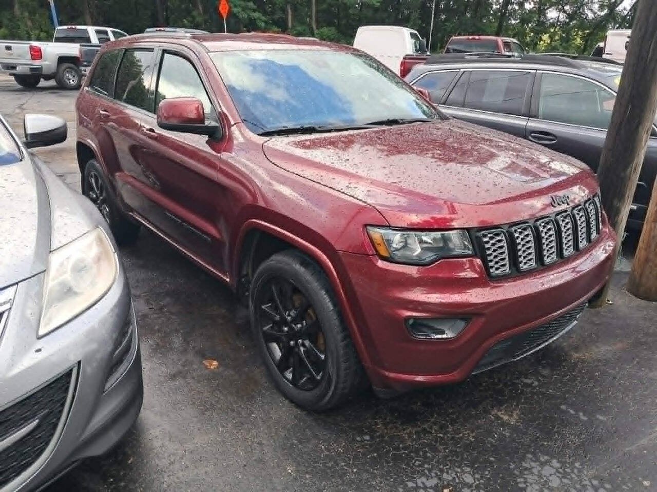 Used 2018 Jeep Grand Cherokee Altitude AWD/4WD image 1
