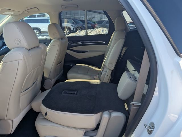 Used 2020 Buick Enclave Essence image 9