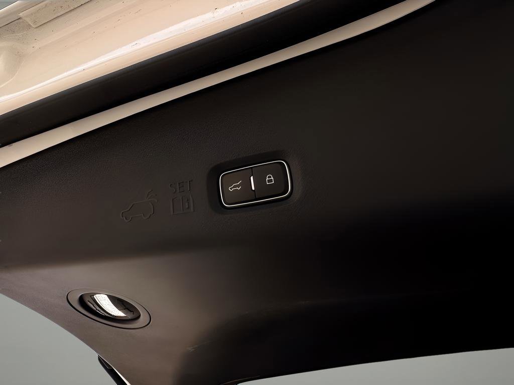 Used 2025 Lincoln Navigator L Reserve image 31