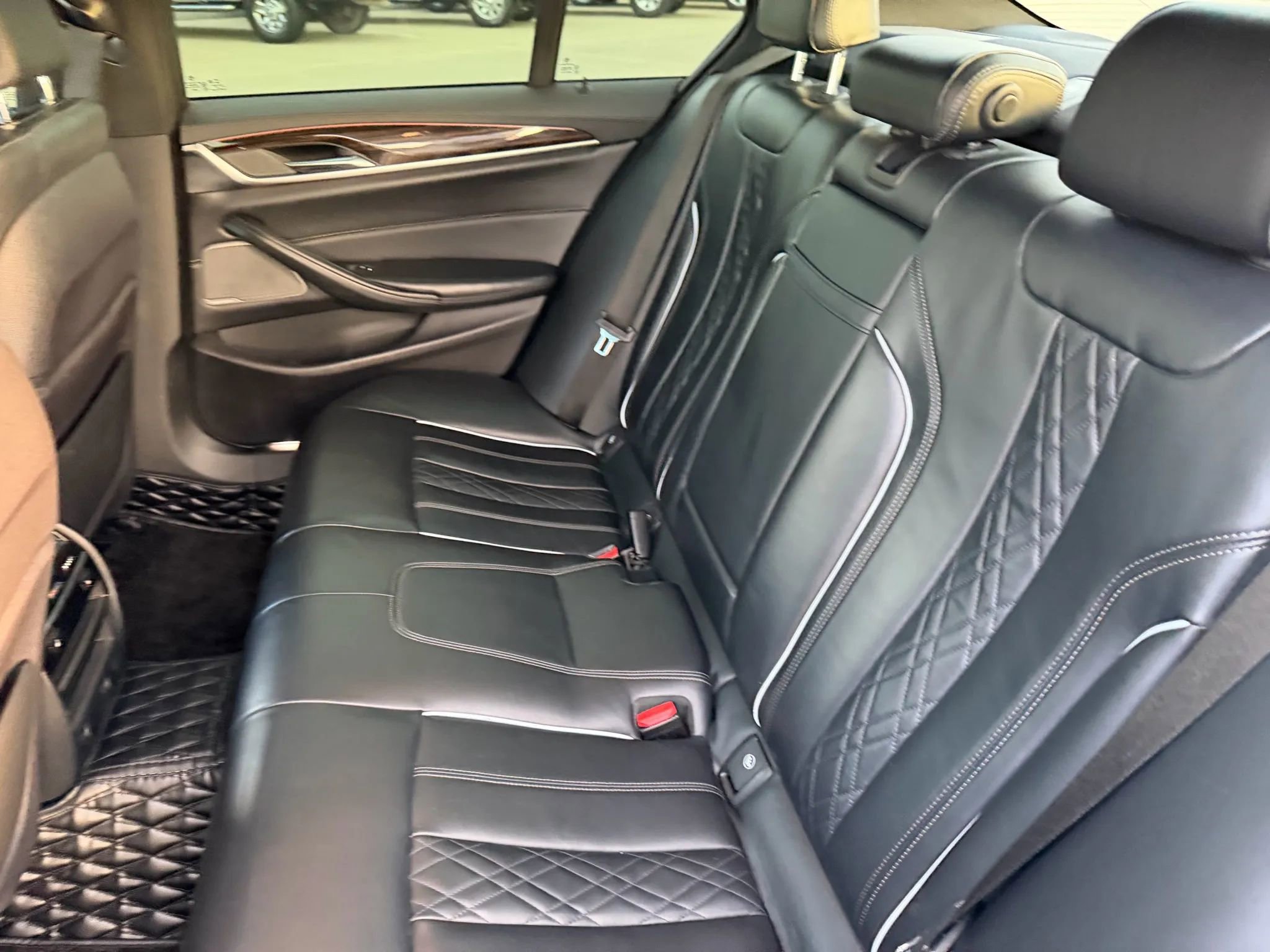 Used 2018 BMW M550i xDrive M550i xDrive Sedan 4D w/ Driving Assistance Package image 42