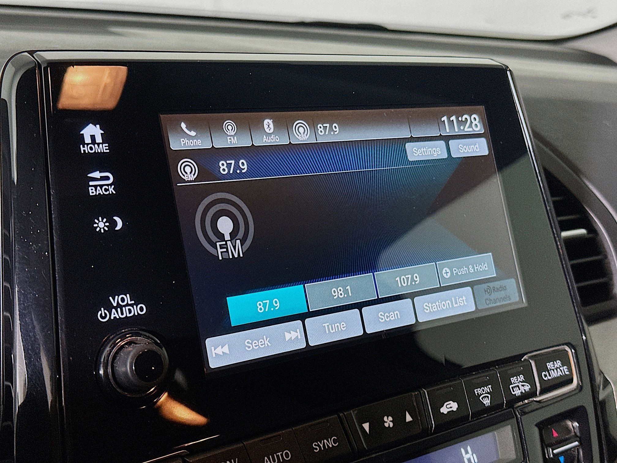 Used 2018 Honda Odyssey EX image 19