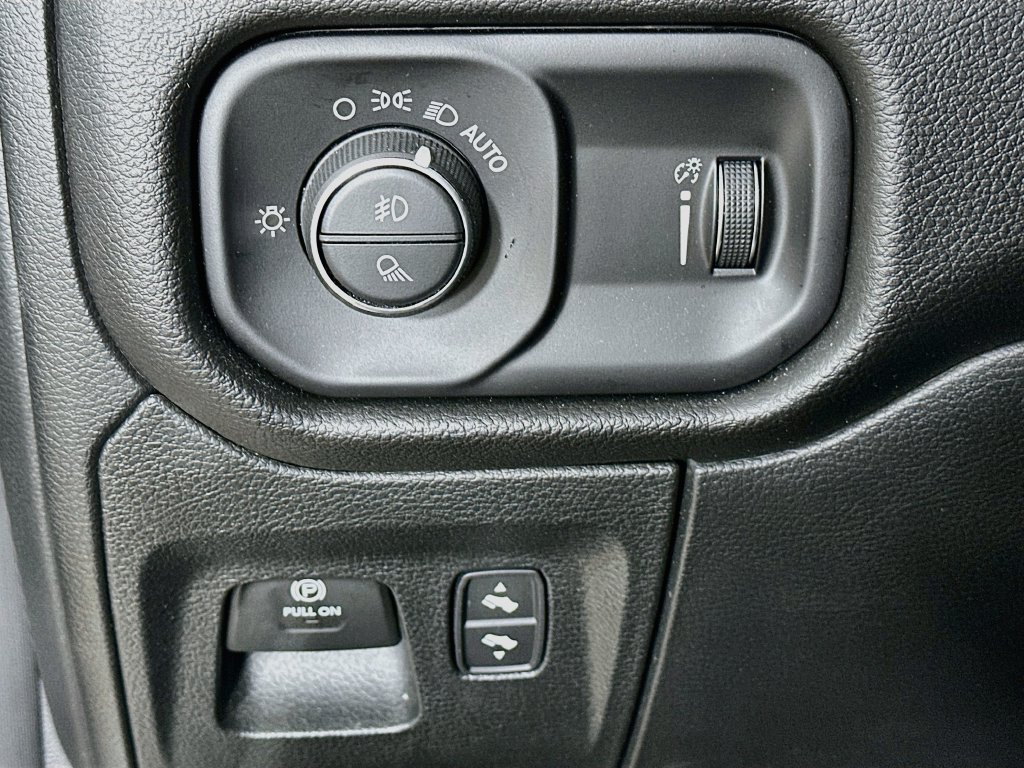 Used 2023 RAM 1500 Big Horn AWD/4WD image 10