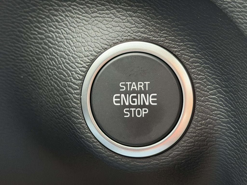 New 2026 Volvo XC40 B4 Core w/ Protection Package FWD image 7