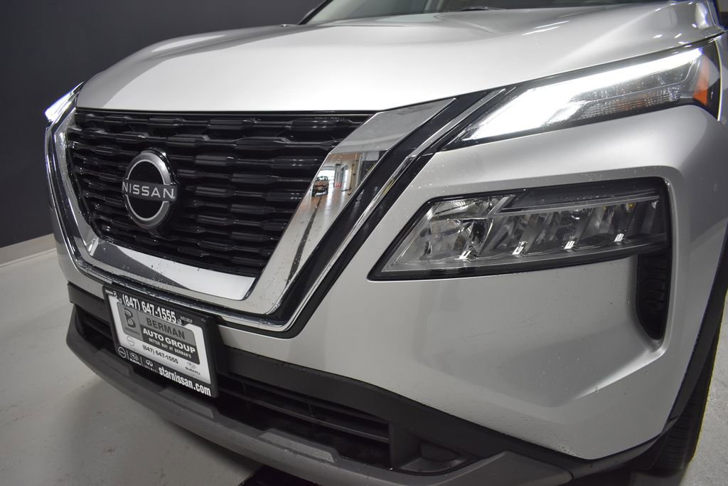 Used 2023 Nissan Rogue SV image 11