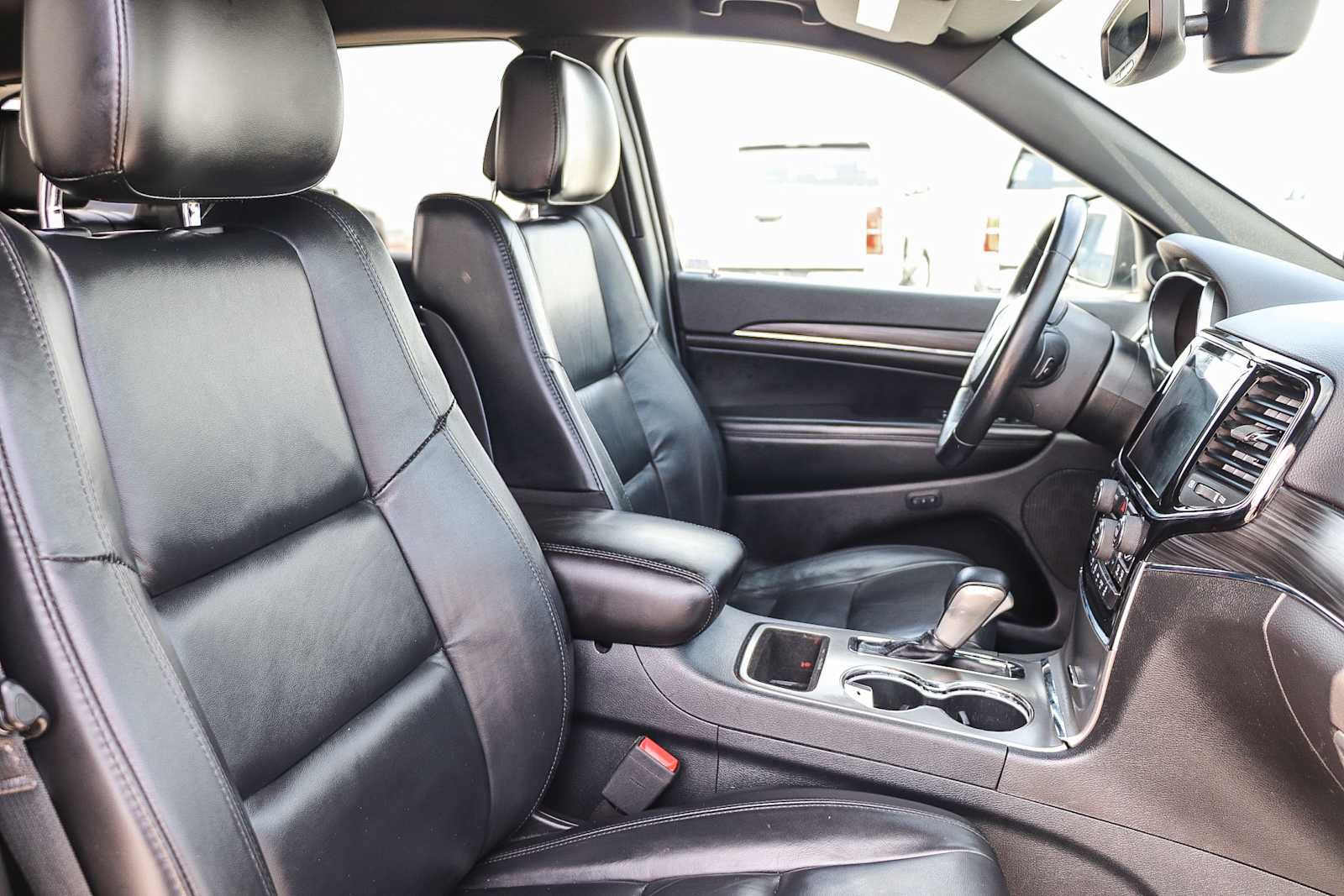 Used 2019 Jeep Grand Cherokee Limited RWD image 16