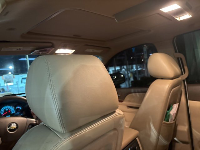 Used 2011 Chevrolet Suburban LT image 17