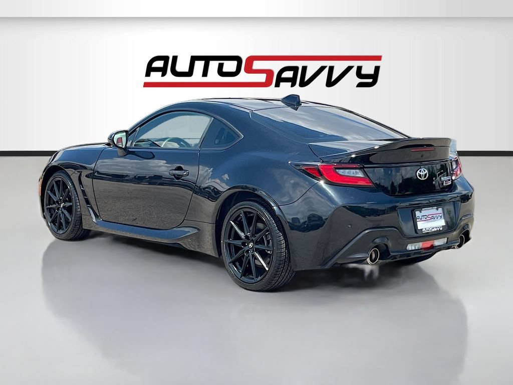 Used 2023 Toyota GR86 Premium w/ ALL Weather Mat Package (TMS) RWD image 5