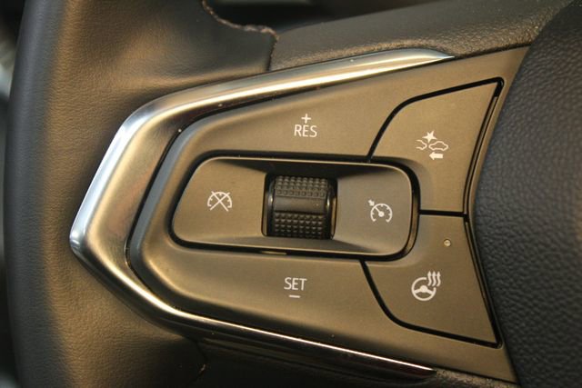 Used 2025 Chevrolet Trax ACTIV w/ Sunroof Package FWD image 19