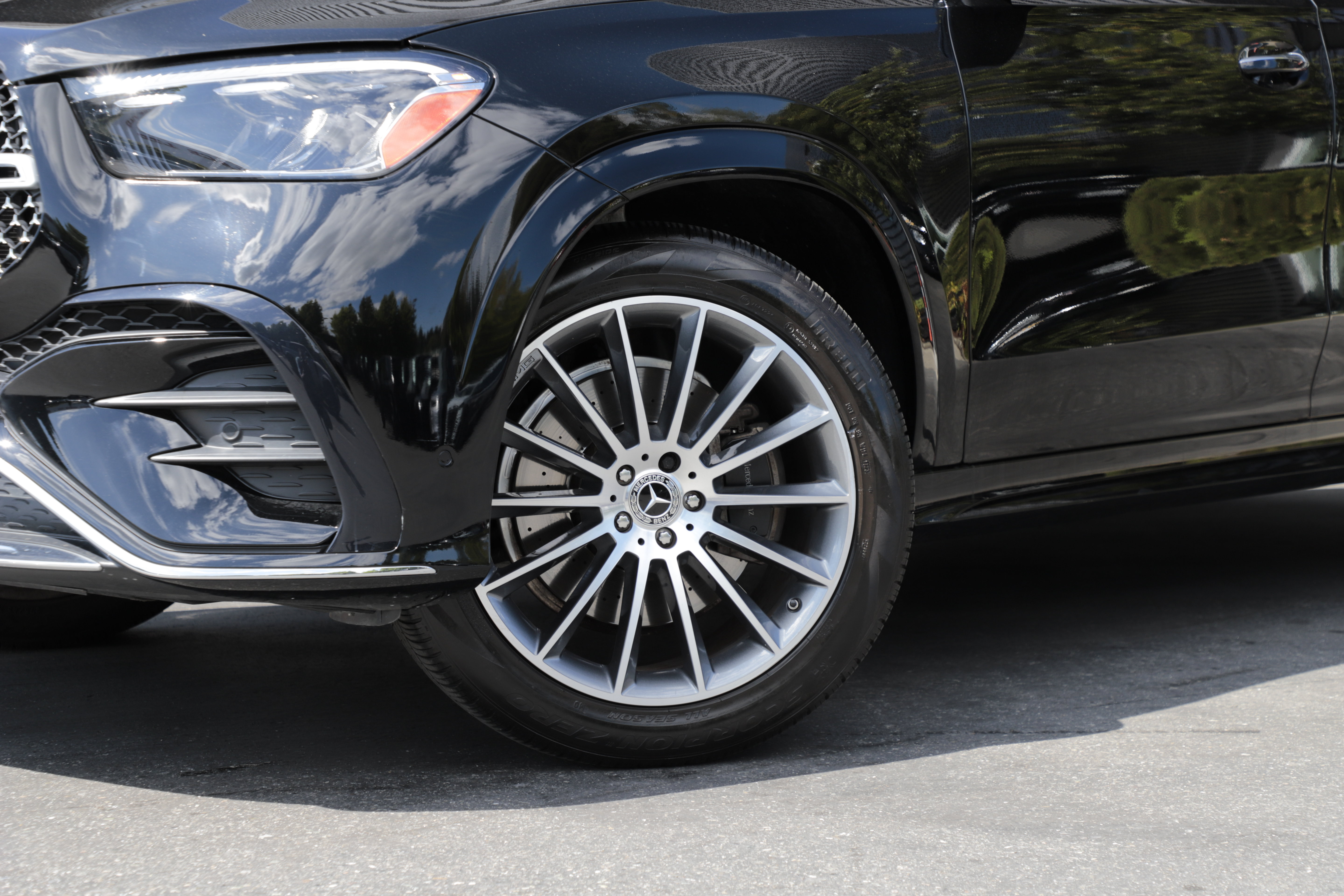 Used 2024 Mercedes-Benz GLE 350 4MATIC image 2