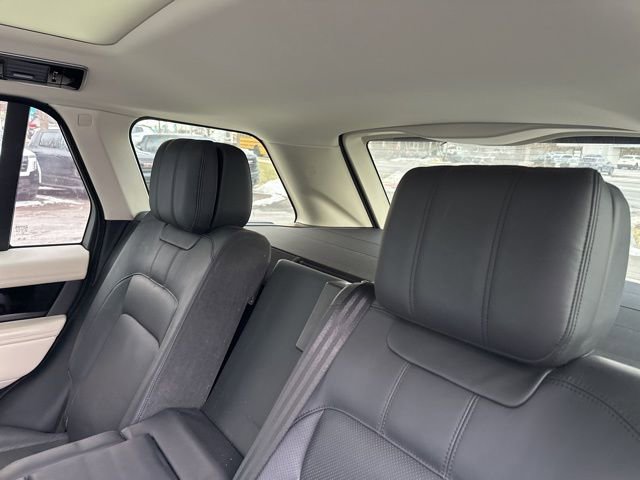Used 2018 Land Rover Range Rover HSE image 14
