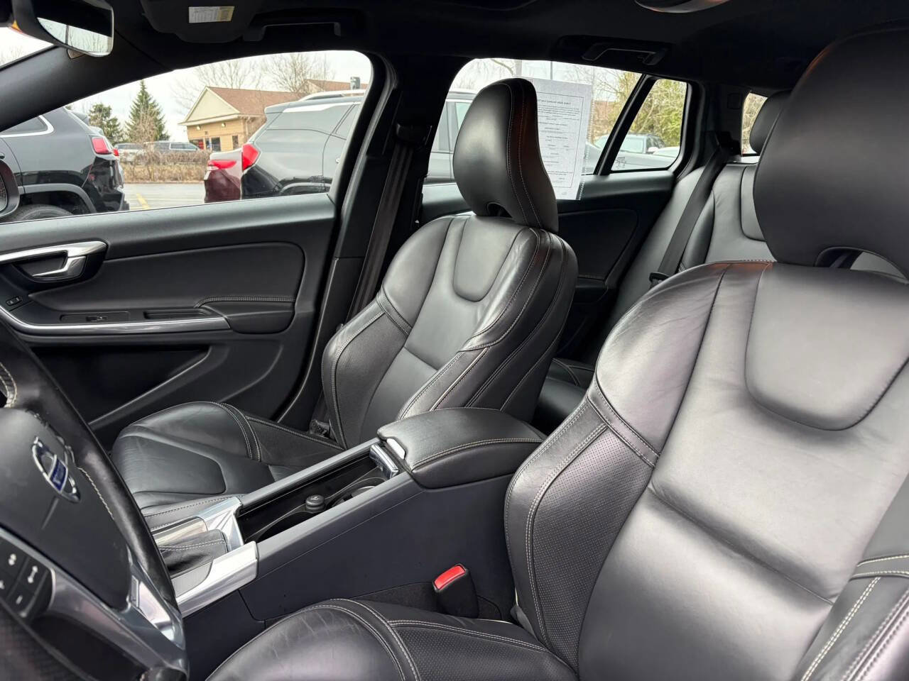 Used 2016 Volvo V60 T6 R-Design Platinum w/ Climate Package image 10