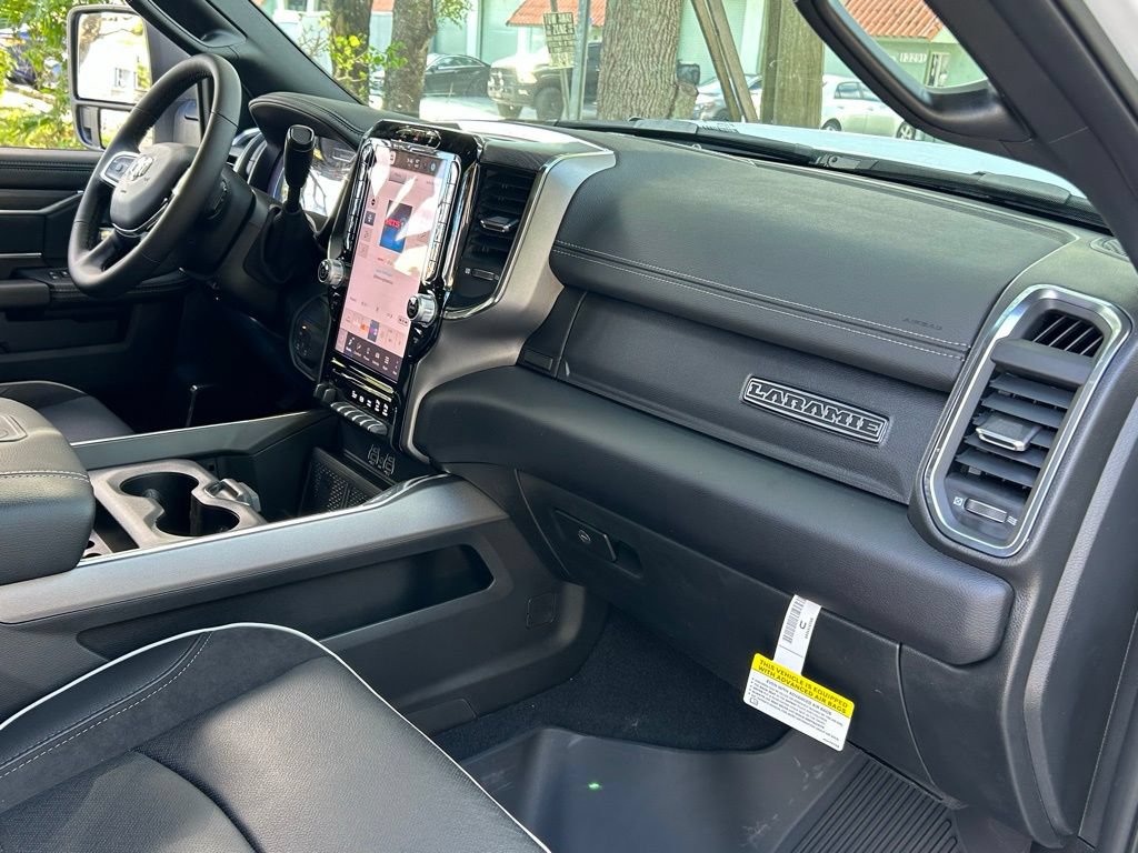 New 2026 RAM 3500 Laramie AWD/4WD image 37