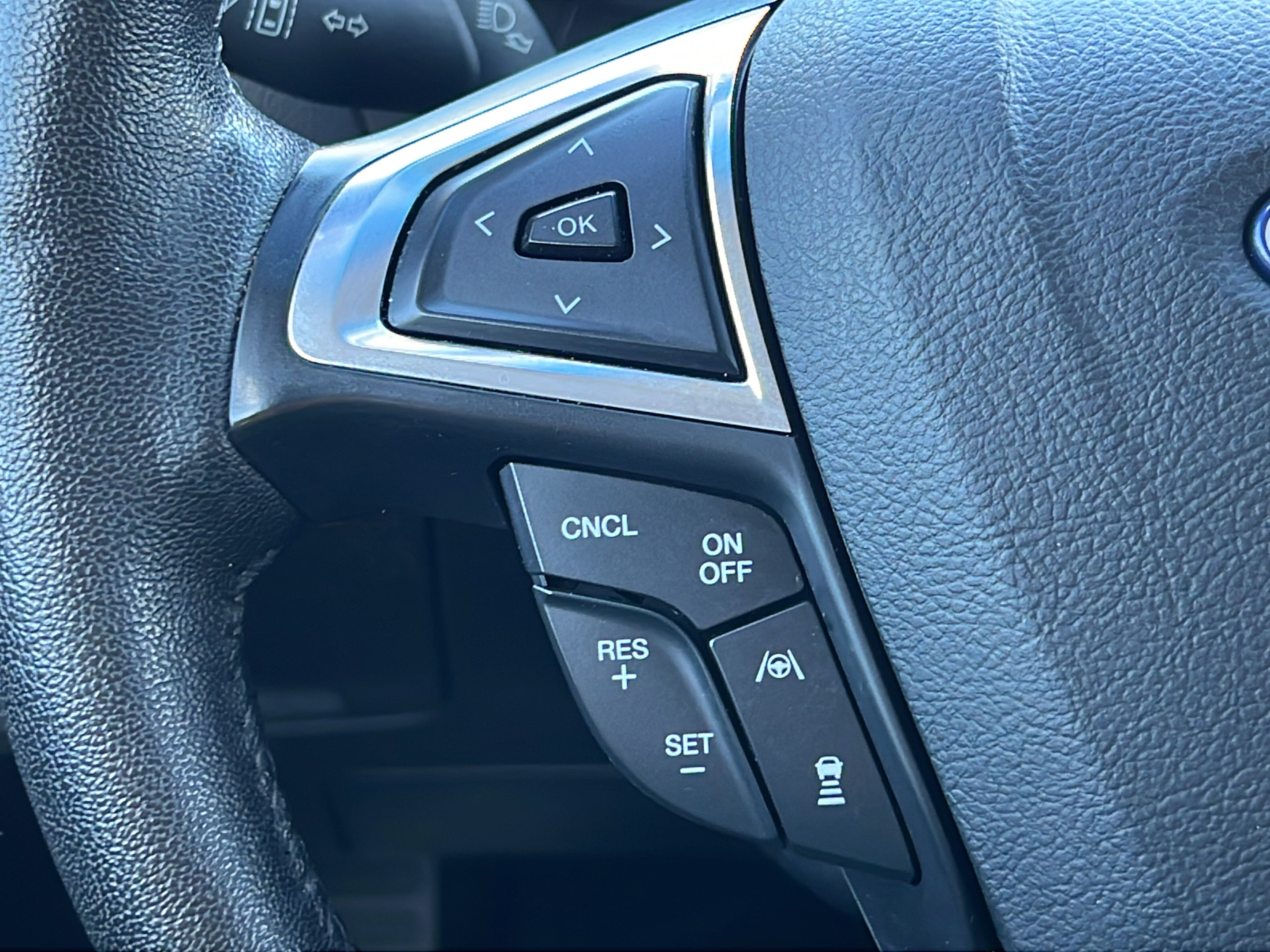 Used 2019 Ford Edge Titanium w/ Equipment Group 301A FWD image 20
