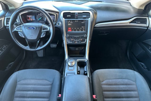 Used 2017 Ford Fusion SE w/ Fusion SE Technology Package FWD image 15