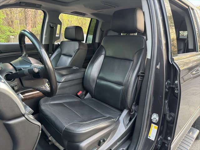 Used 2018 Chevrolet Suburban LT w/ LT Signature Package AWD/4WD image 7