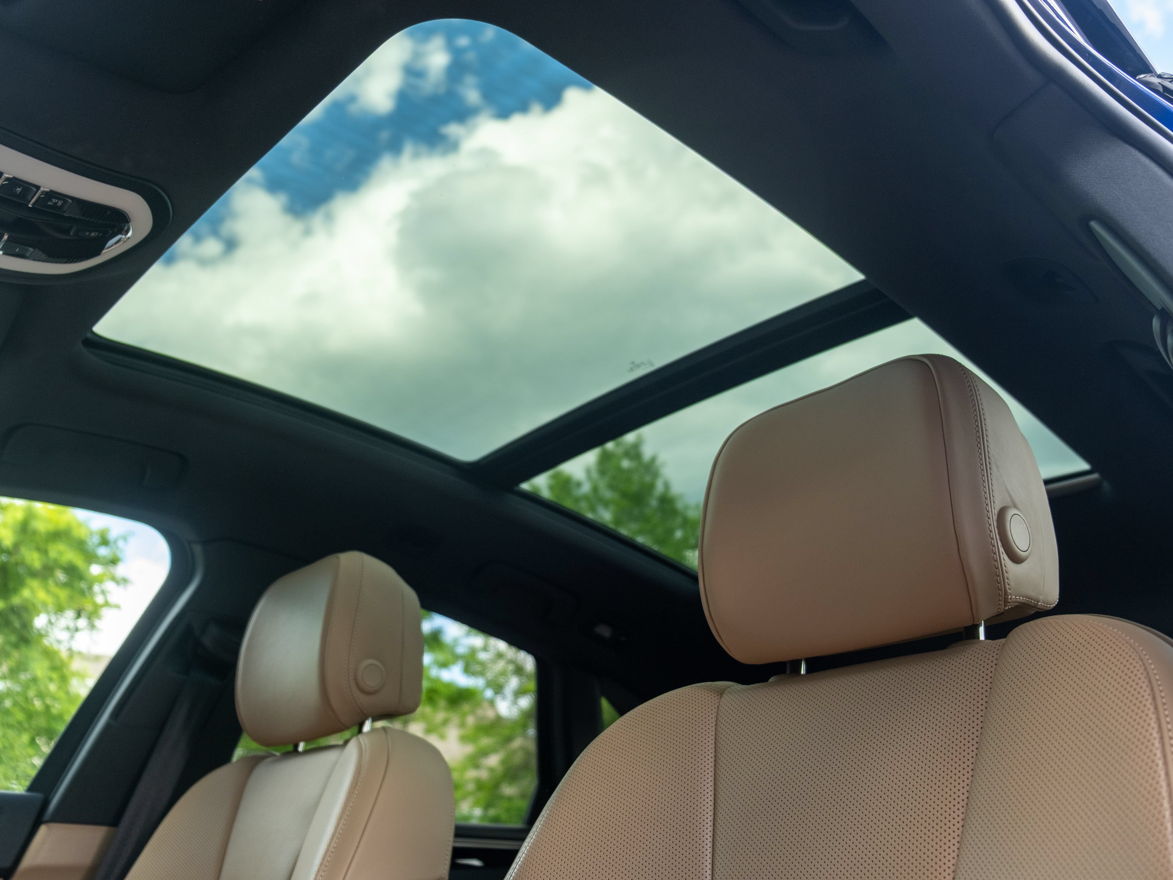Certified 2024 Porsche Macan AWD/4WD image 33