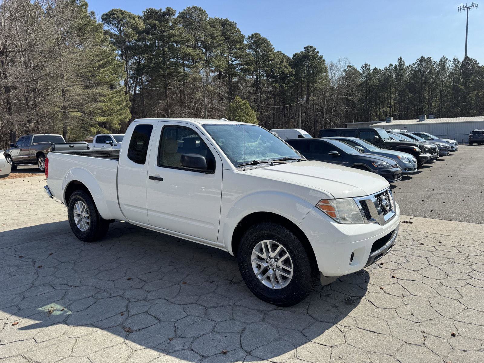 Used 2016 Nissan Frontier SV image 14