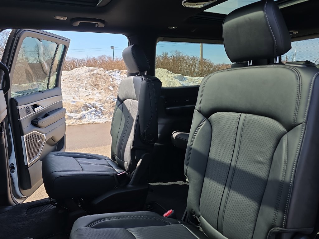 New 2026 Jeep Grand Wagoneer Limited AWD/4WD image 16