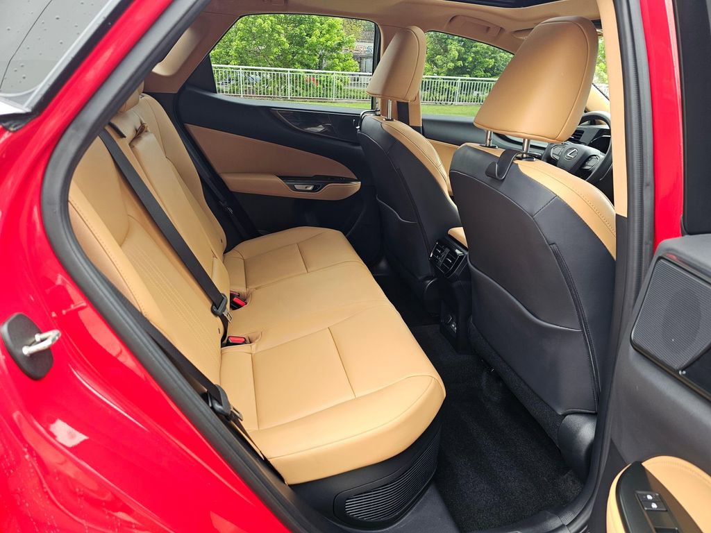 Used 2025 Lexus NX 350h AWD w/ Premium Package image 12