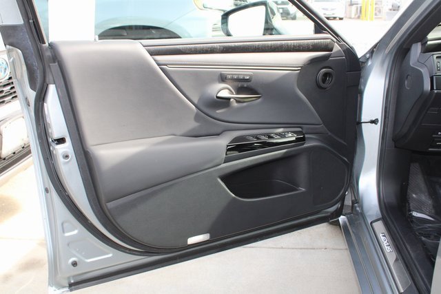 Certified 2023 Lexus ES 350 w/ Premium Package image 13