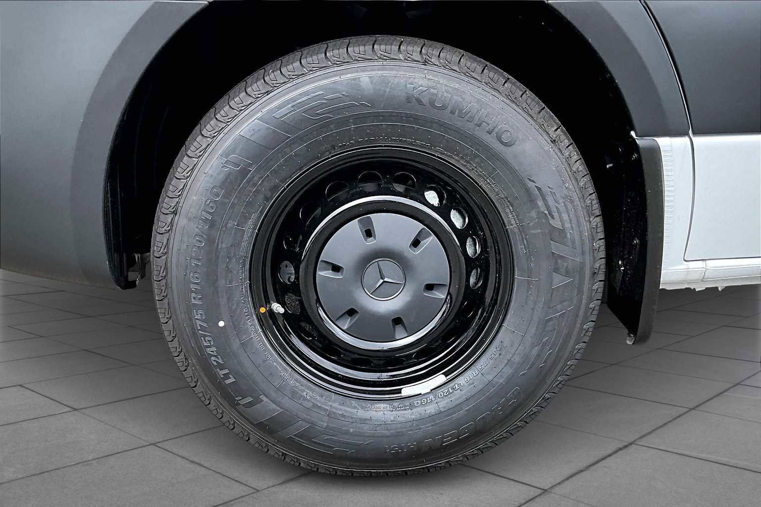 New 2025 Mercedes-Benz Sprinter 2500 image 16