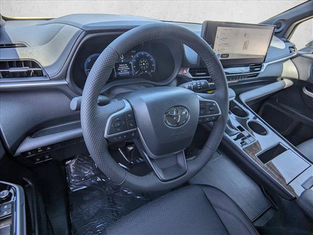 Used 2026 Toyota Sienna Limited AWD/4WD image 10