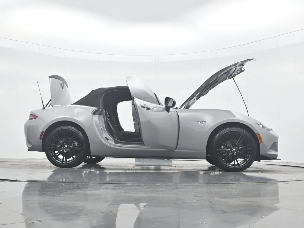 Used 2025 MAZDA MX-5 Miata Club RWD image 40