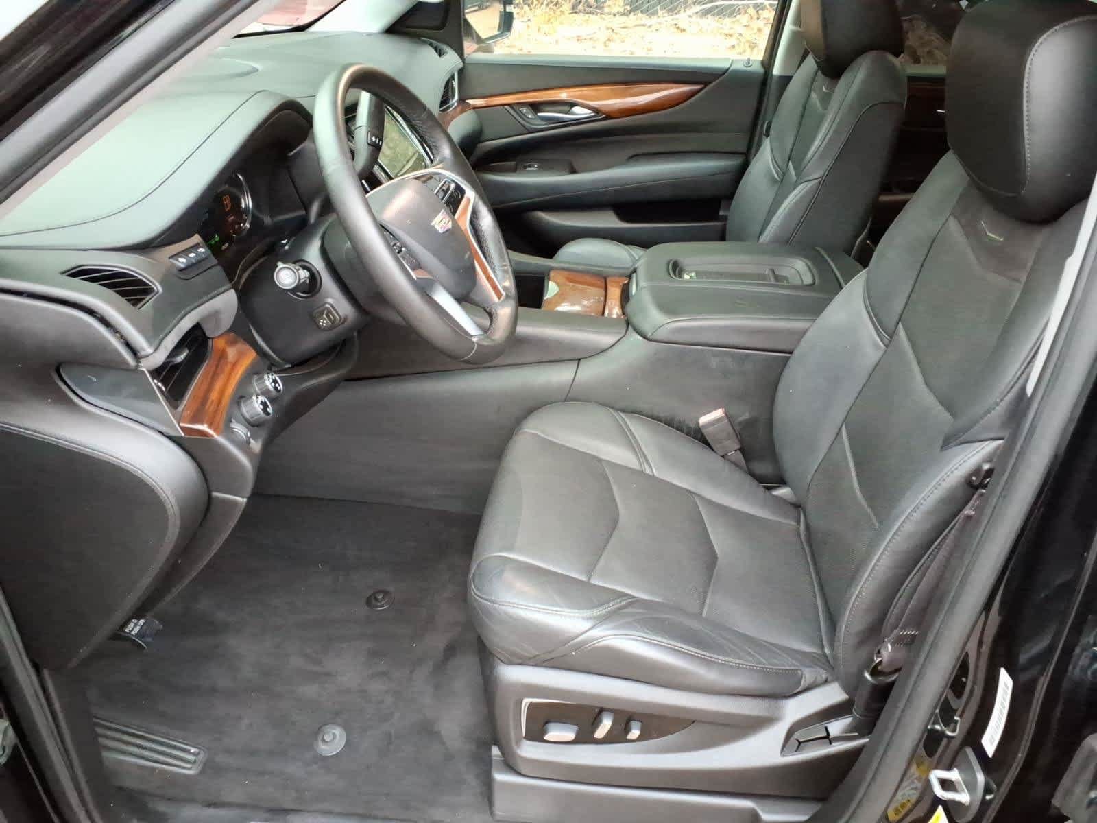 Used 2016 Cadillac Escalade Luxury AWD/4WD image 15