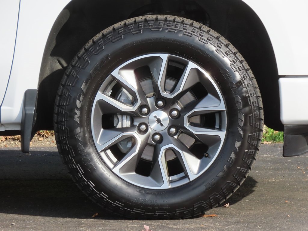 Used 2024 Chevrolet Silverado 1500 RST w/ Convenience Package II image 15