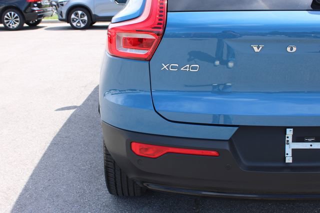 Used 2025 Volvo XC40 B5 Plus image 43