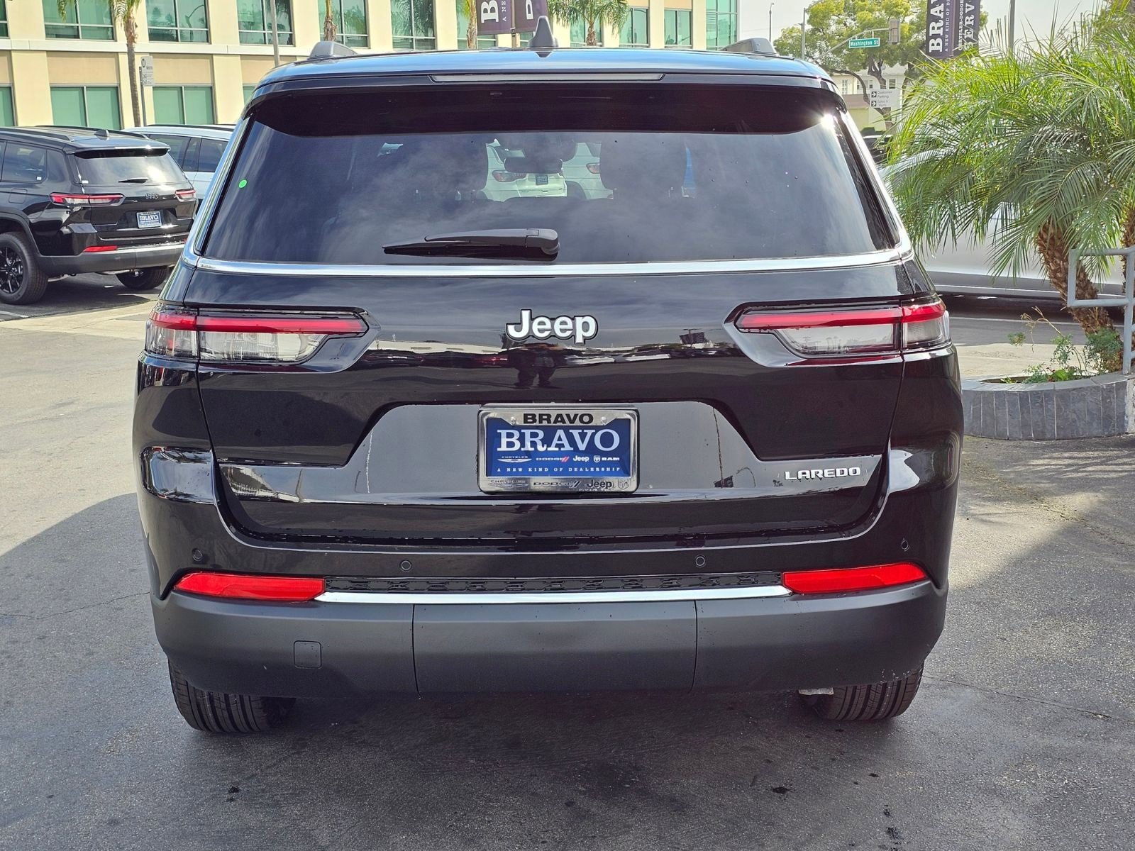 New 2025 Jeep Grand Cherokee L Laredo image 6