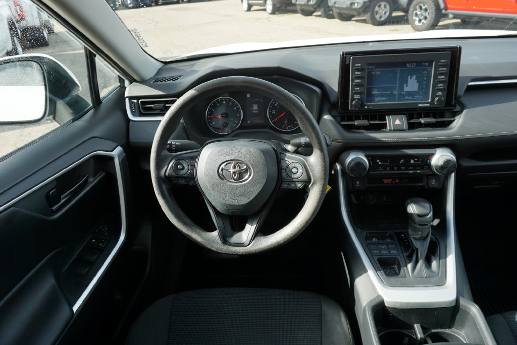 Used 2022 Toyota RAV4 LE AWD/4WD image 12