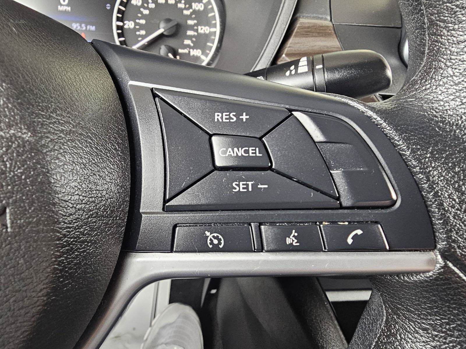 Used 2024 Nissan Altima 2.5 SV FWD image 23