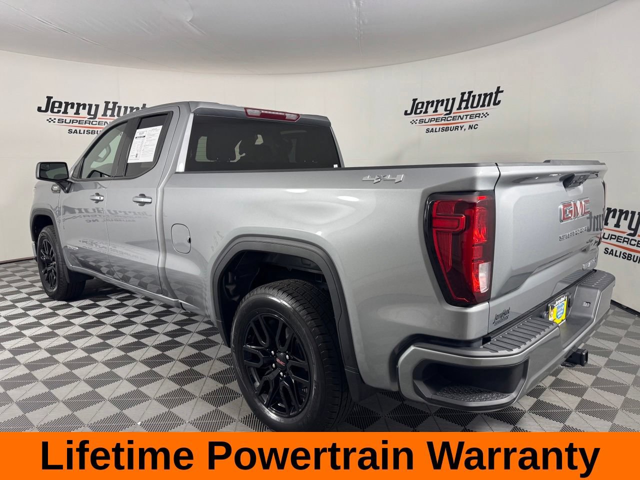 Used 2025 GMC Sierra 1500 Elevation AWD/4WD image 10
