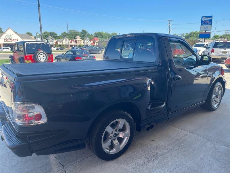 Used 2002 Ford F150 Lightning RWD image 19