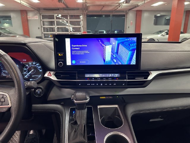 Certified 2025 Toyota Sienna XLE FWD image 22