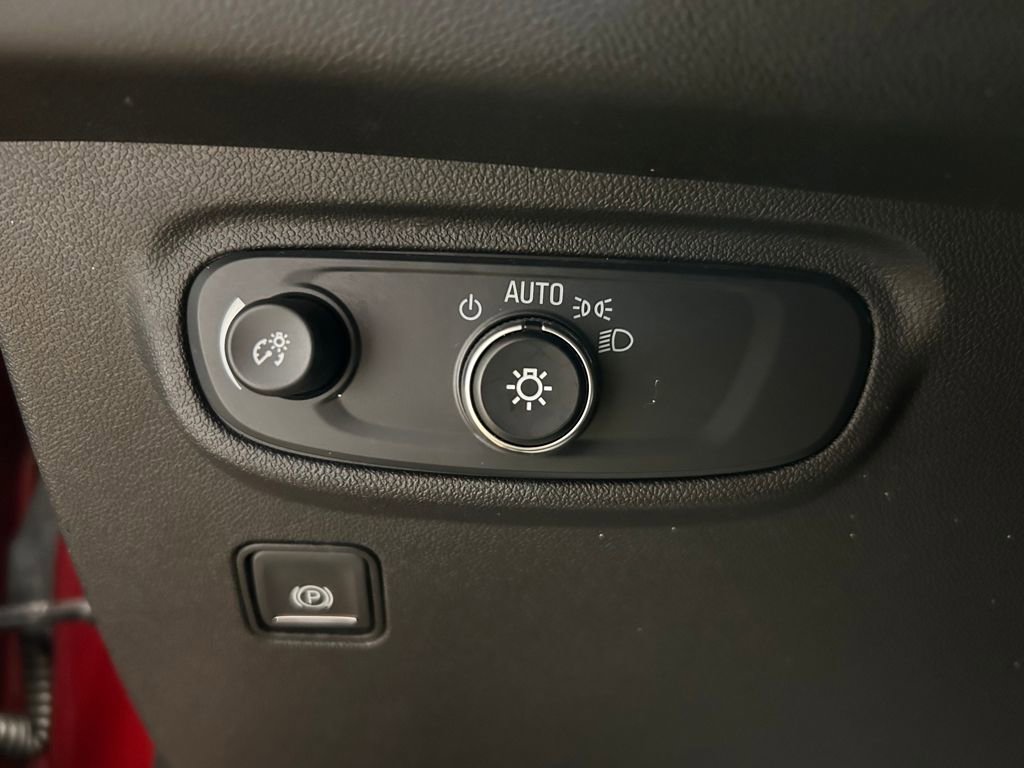 Used 2024 GMC Terrain SLE image 19