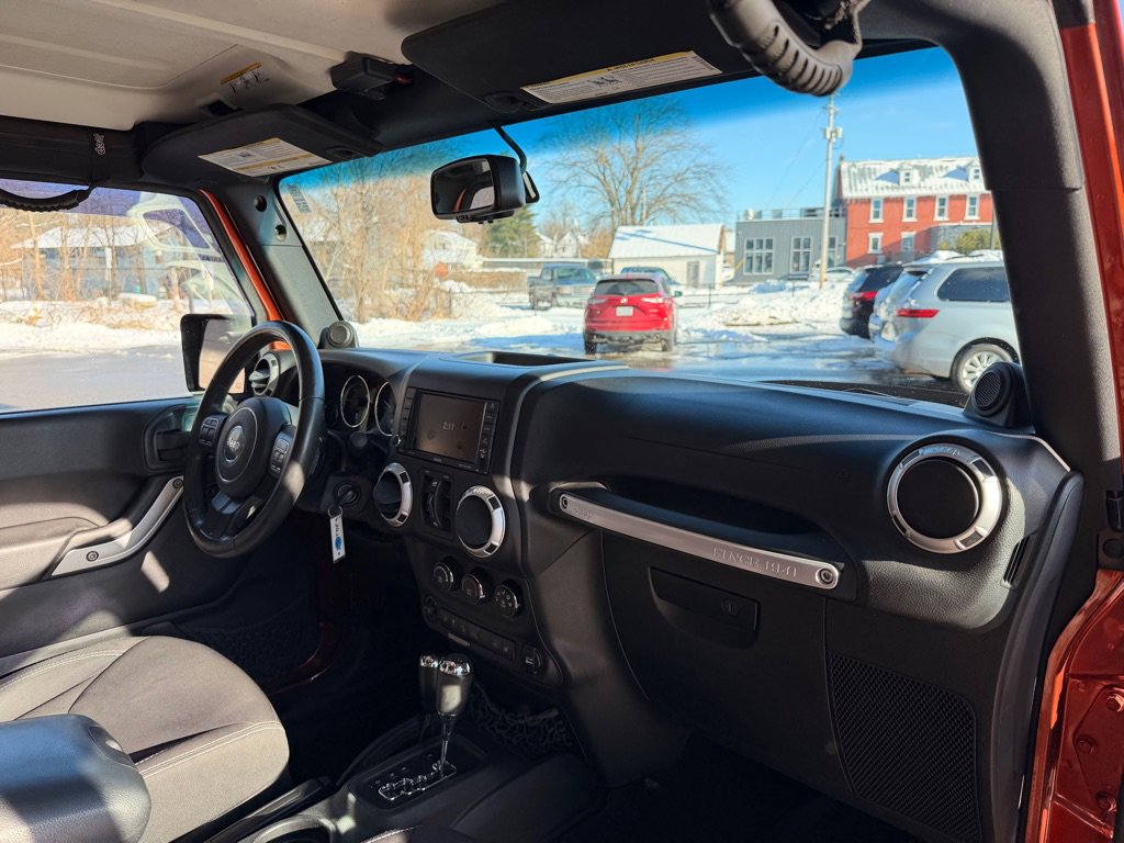 Used 2014 Jeep Wrangler Unlimited Rubicon w/ Dual Top Group AWD/4WD image 16
