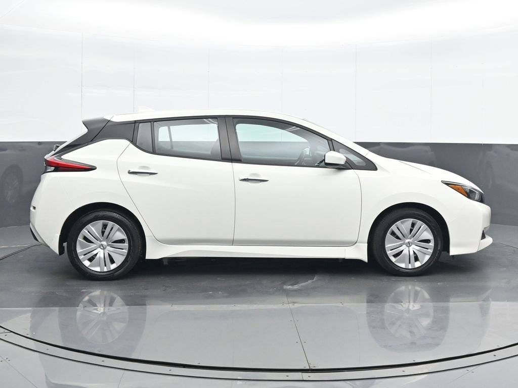 Used 2022 Nissan Leaf S image 7
