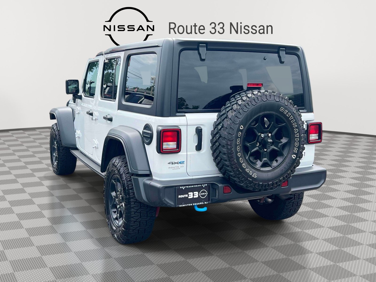 Used 2023 Jeep Wrangler Unlimited w/ Cold Weather Group AWD/4WD image 3